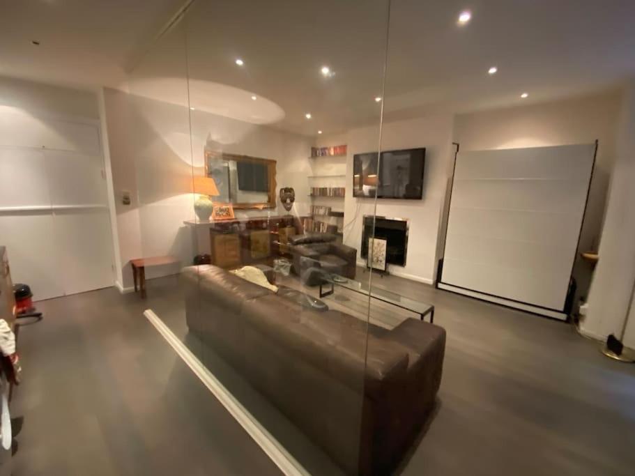 Large Studio Flat In Kensington Лондон Экстерьер фото