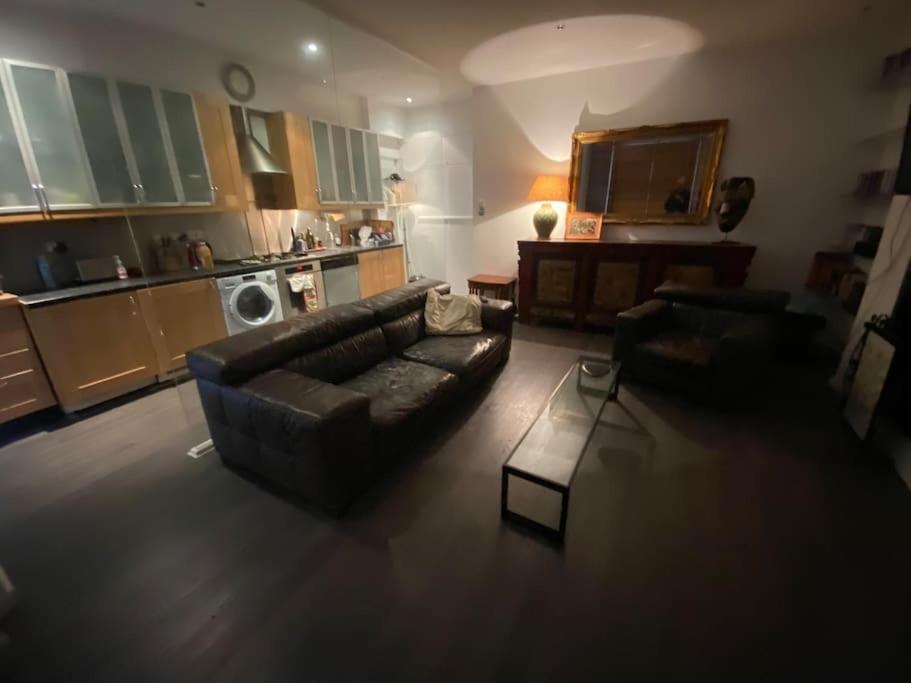 Large Studio Flat In Kensington Лондон Экстерьер фото