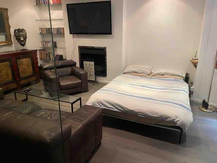 Large Studio Flat In Kensington Лондон Экстерьер фото