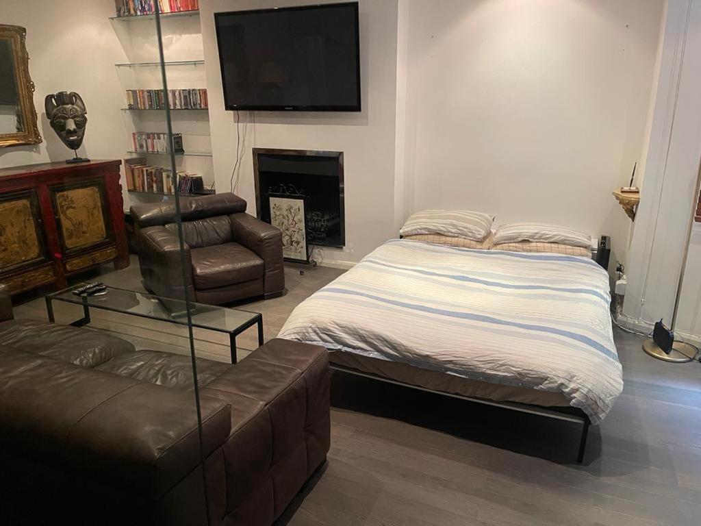 Large Studio Flat In Kensington Лондон Экстерьер фото