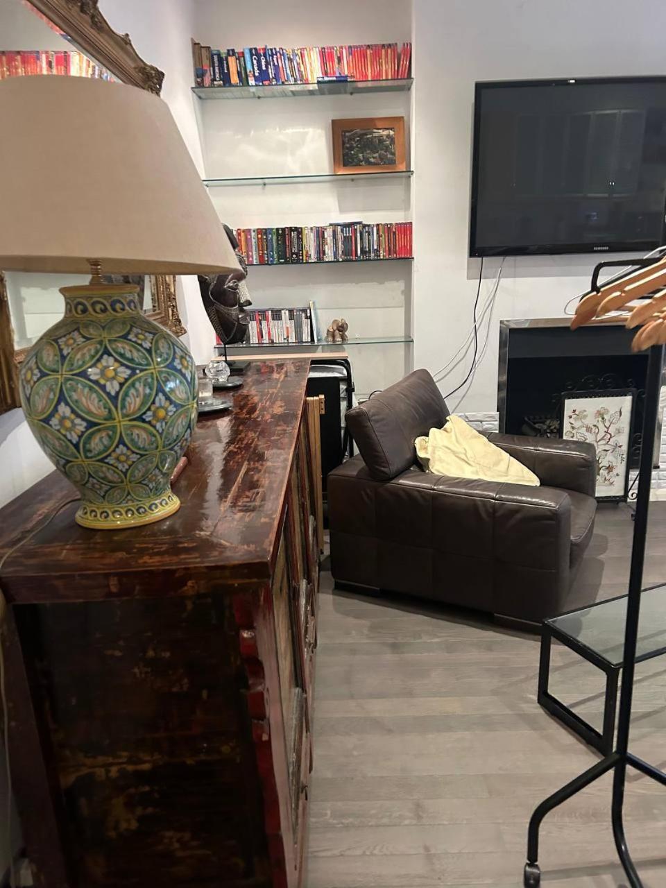 Large Studio Flat In Kensington Лондон Экстерьер фото